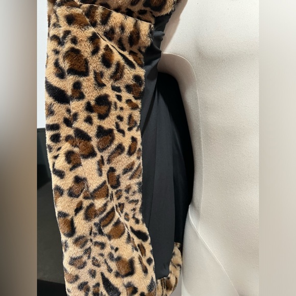 Faux Fur Leopard Coat - Picture 3 of 7